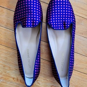 Arturo Chiang's ladies, polka dots, silk flats.